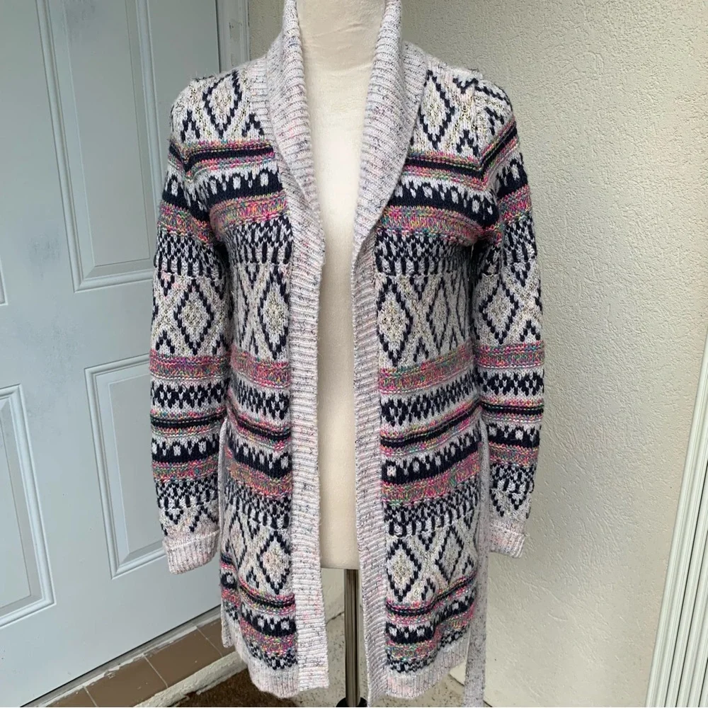 CAT &‎ JACK. Multicolor Sweater w/Southwestern pattern w/belt. No buttons.